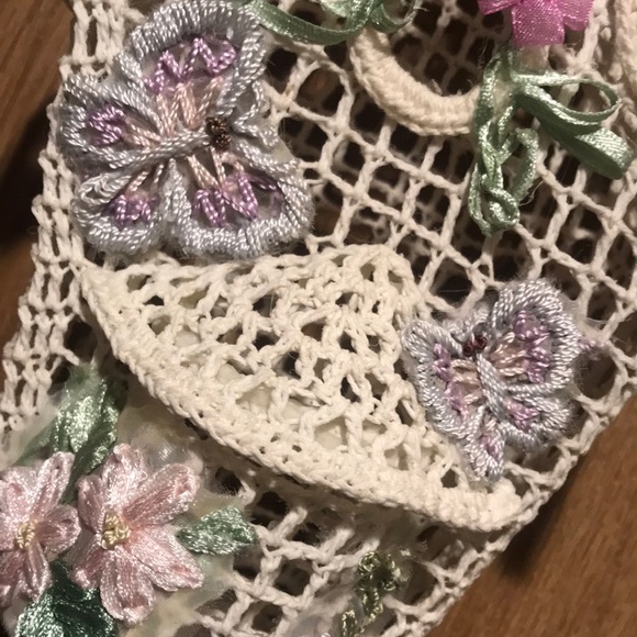 Handmade Vintage Macrame Cottage Birdhouse - Picture 8 of 16